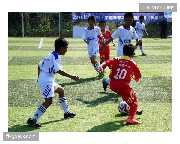 亨克青训再添新星,未来之星闪耀赛场引关注 亨克青训再添新星,未来之星闪耀赛场引关注