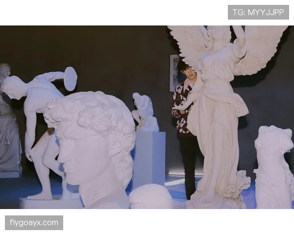 阿利松纪录片揭秘：展现其从贫困街头到足球场的奋斗历程